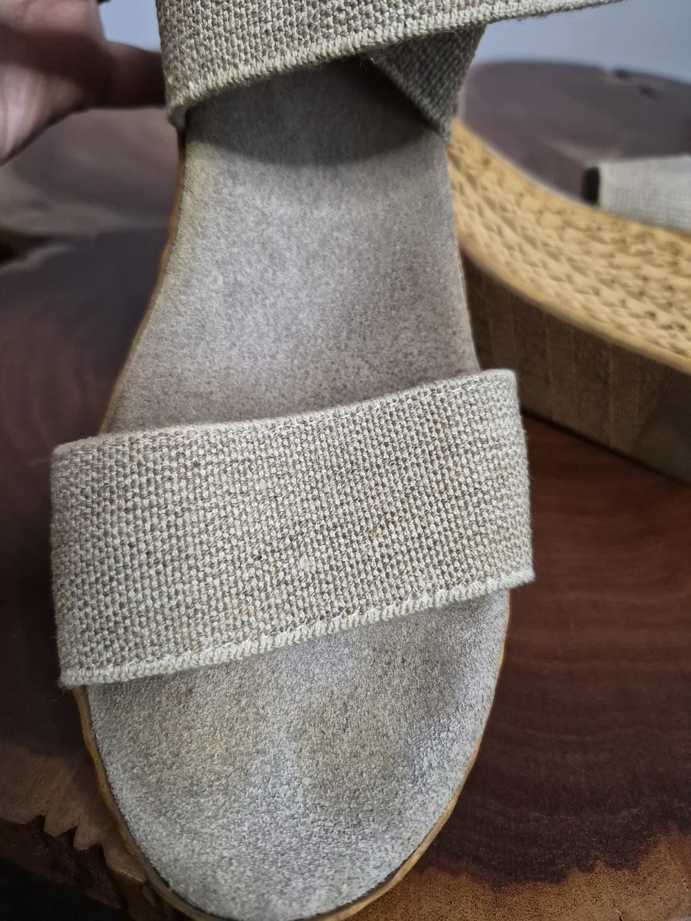 CHARLESTON SHOE CO. Bermuda Wedge Sandal Linen - 8